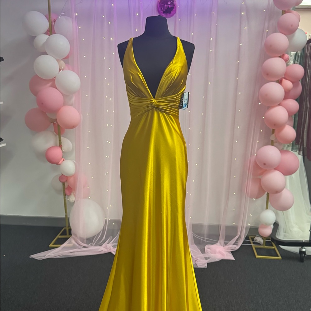 Elegant Gold Evening Gown